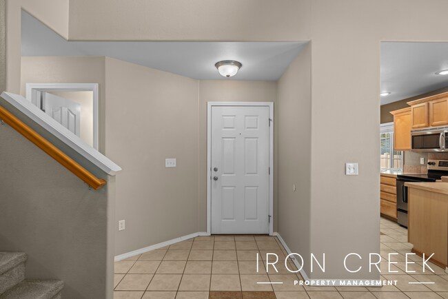 Building Photo - Quiet Abode in Prime Location with Easy Ac...