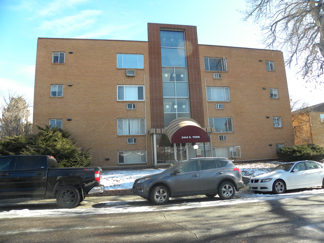 Primary Photo - 2444 S York St