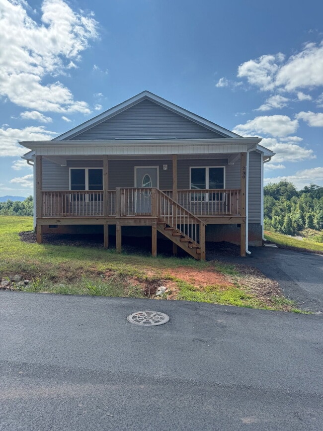 Building Photo - 230 Quinn Hill Ln