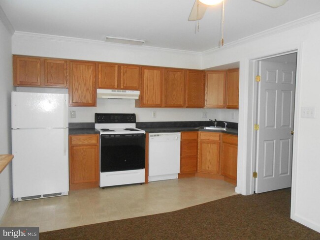 Foto del edificio - 22756 Lawrence Ave