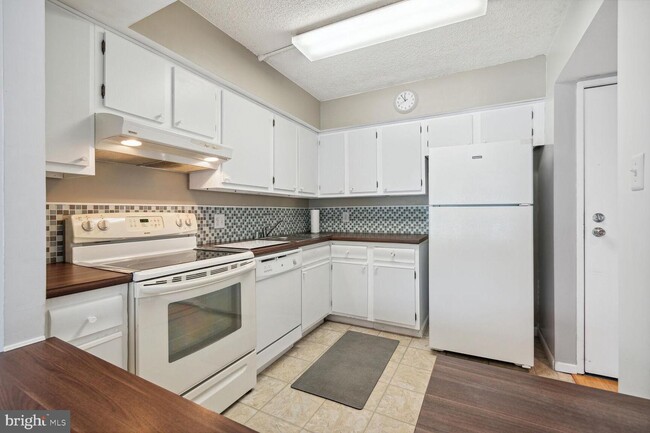 Foto del edificio - 2921 N Leisure World Blvd