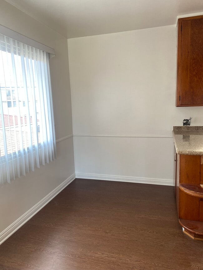 Foto del edificio - 4380 W 136th St