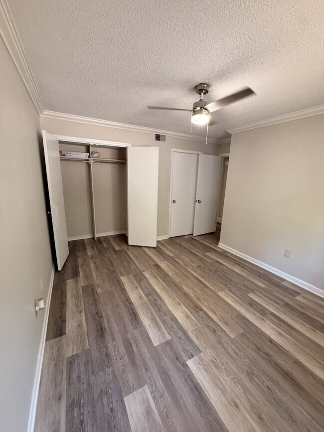 Foto del edificio - 1522 Parkway Ct