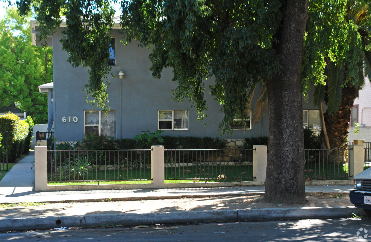 Building Photo - 610 N Oakland Ave