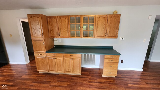 Foto del edificio - 15033 Oak Rd