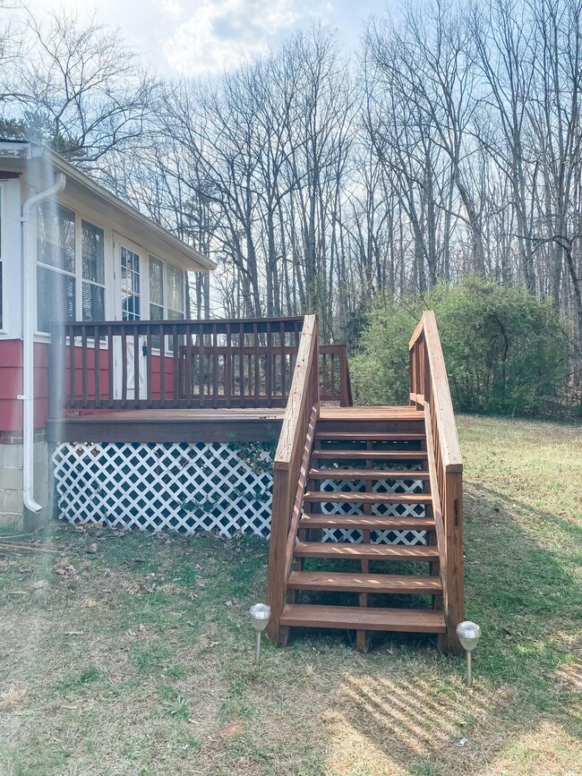 Building Photo - 1047 Matts Trail