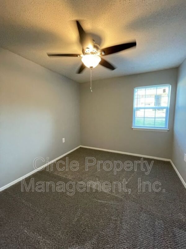 Building Photo - 4102 Hunters Ridge Dr SW