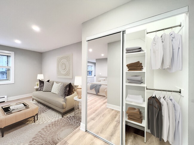 Building Photo - 530 W Aldine Ave