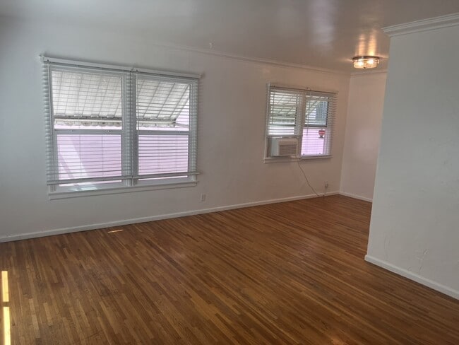 Building Photo - 4277 Tujunga Ave