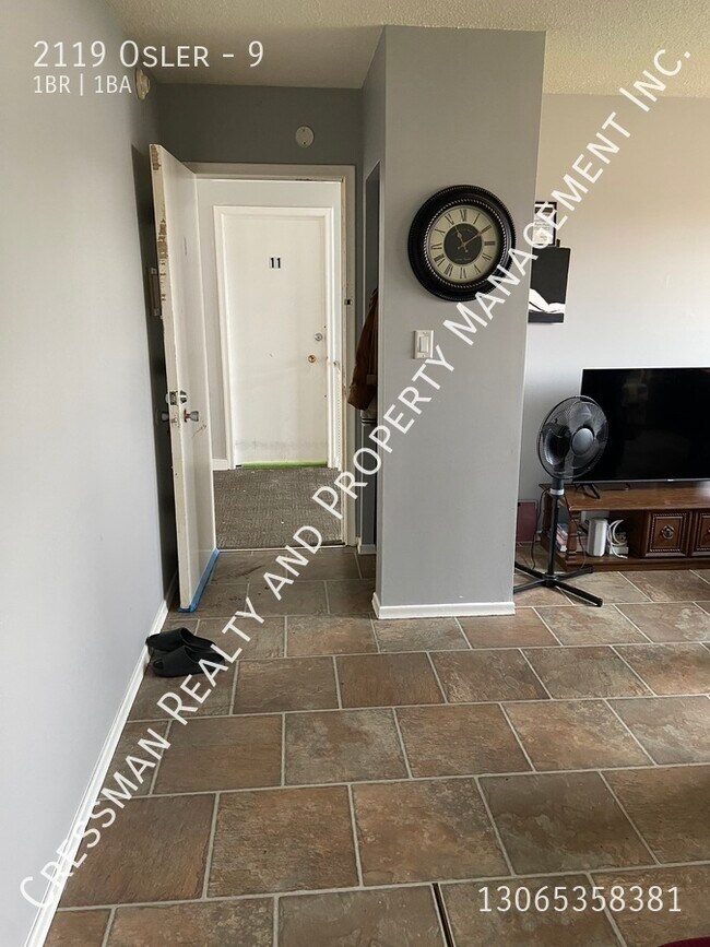 Photo du bâtiment - 1 bed 1 bath APARTMENT located downtown Regina, SK