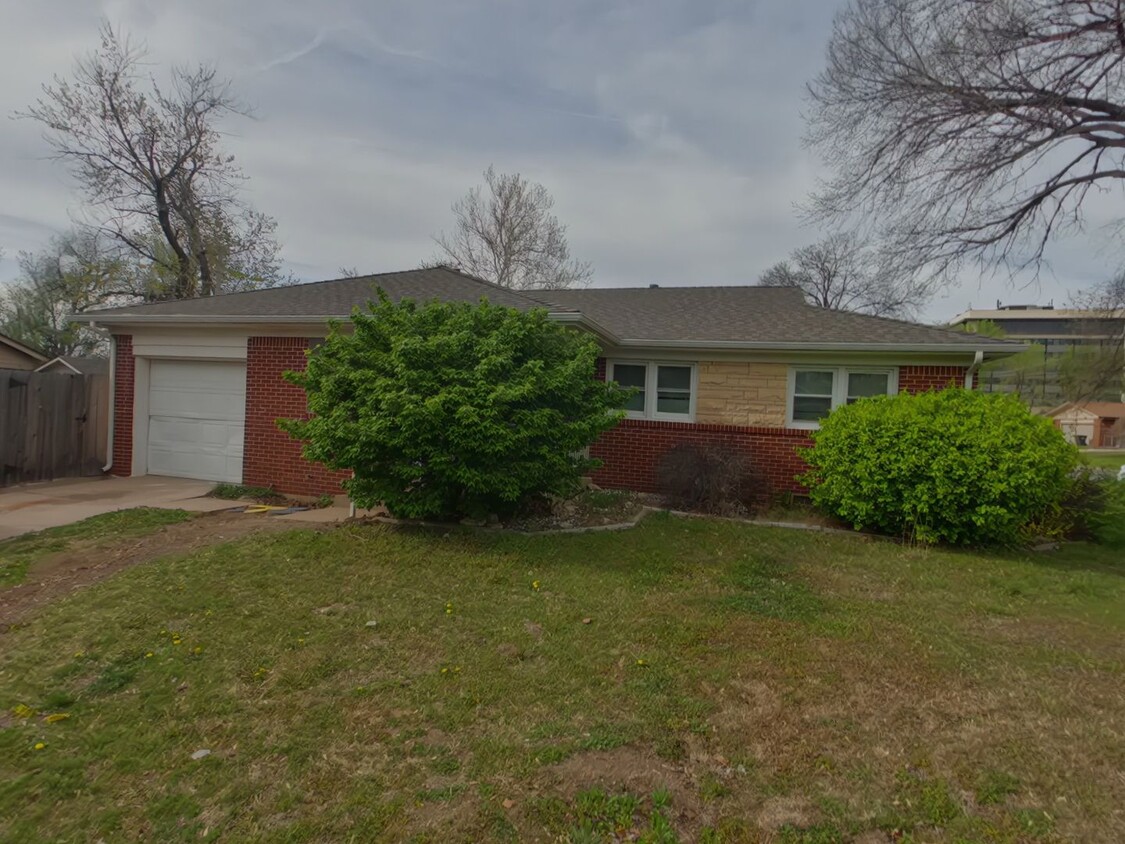 Primary Photo - 7610 E Indianapolis Street