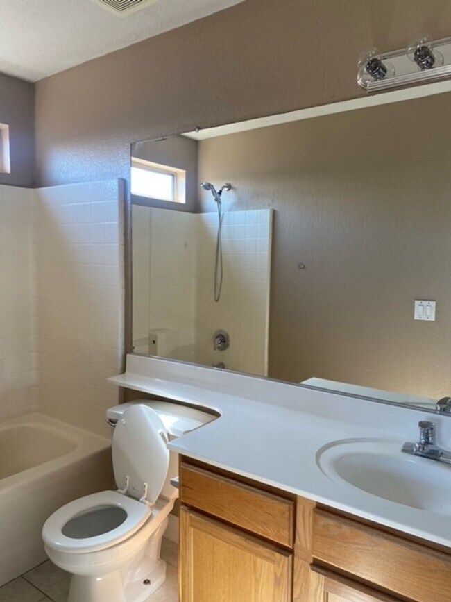 Foto del edificio - Flag Homes - 012