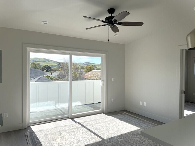 Building Photo - Carmel - 1336 Carmel St. San Luis Obispo, ...