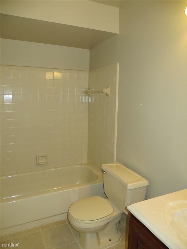 Building Photo - 24198 Ashford Ln