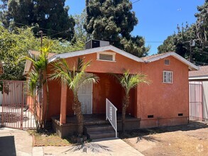 Building Photo - 7805 Whitsett Ave