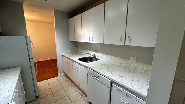 Building Photo - 5524 Heatherwood Crt