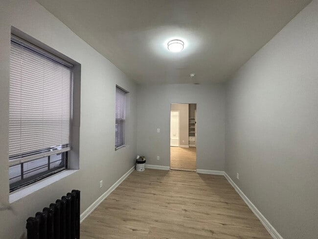 Building Photo - 303 58th St