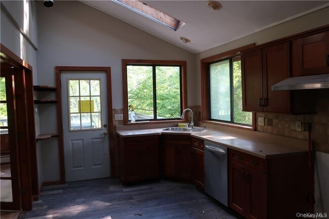 Building Photo - 217 Pine Island Turnpike