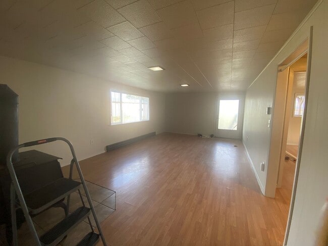 Building Photo - Nice home for rent in Metolius!