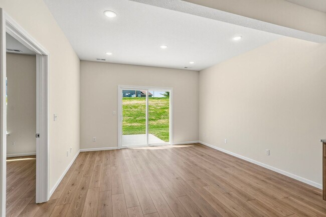 Foto del edificio - 5109-5111 Silver Mill Dr.