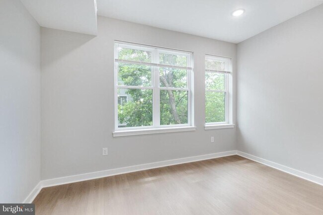 Foto del edificio - 2344 W Seybert St