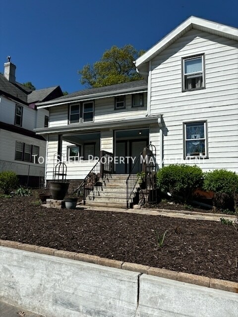 Primary Photo - 1826 6th Ave