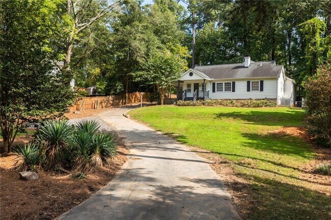 Building Photo - 1311 Roxboro Dr NE