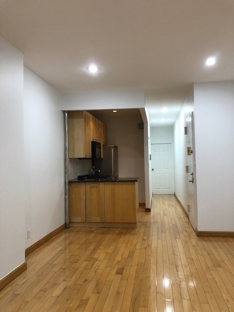 Foto principal - 621 E 6th St