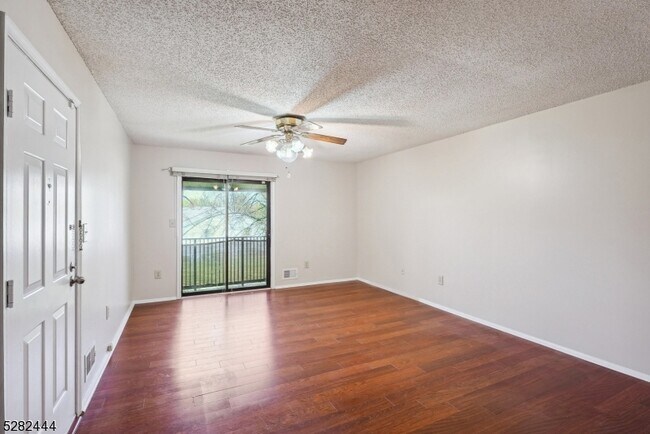 Building Photo - 55 Taylor Dr