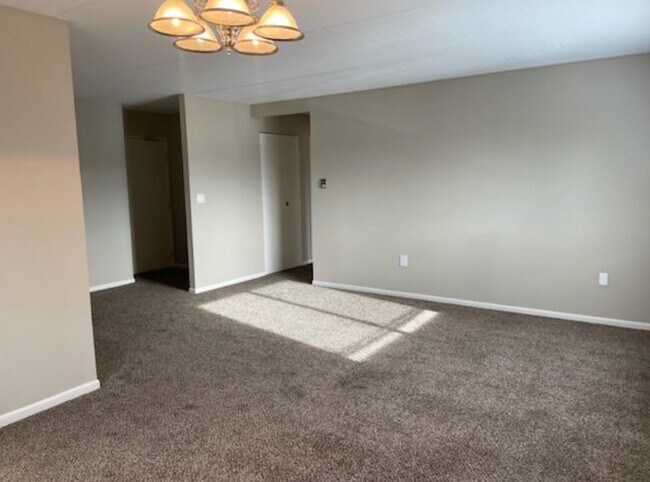 1 dormitorio, 1 baño (700 pies cuadrados) - Sala de estar - Jefferson Arms Apartments