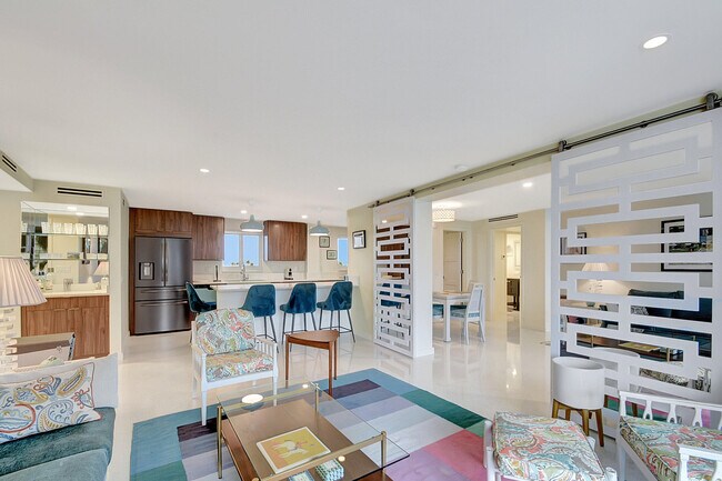 Building Photo - 2505 S Ocean Blvd