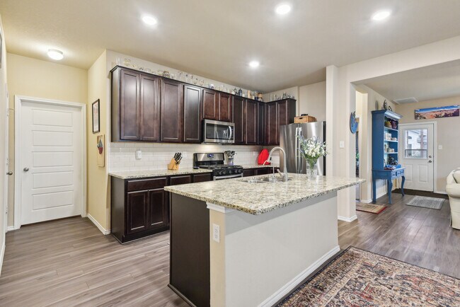 Foto del edificio - 513 Chelson Hunt