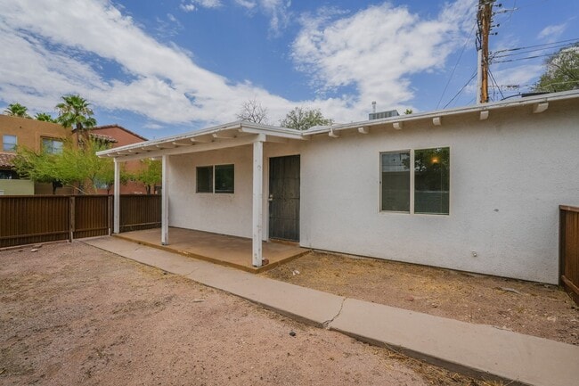 Building Photo - 428 N Norris Ave