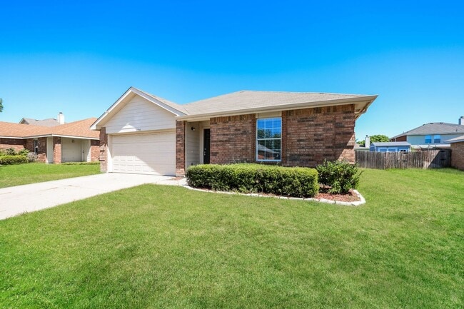Building Photo - $1,850 4 Bed/2 Bath/2 Garage Ready for Move-in Home in Woodland Creek