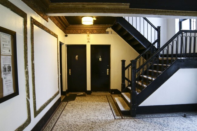 Building Photo - 883 Classon Ave