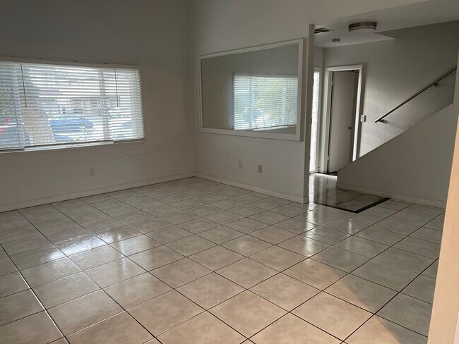 Building Photo - 16612 Regina Cir