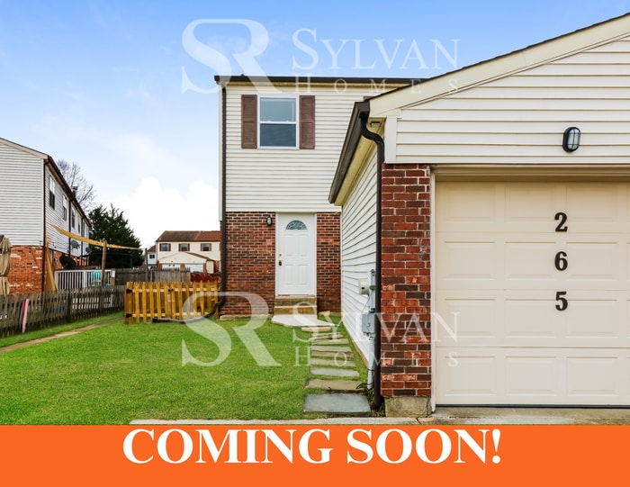Primary Photo - You will love this cozy home!!