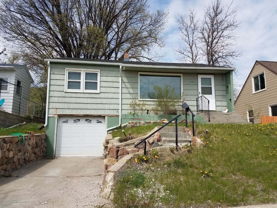 1046 4th Ave, Havre, MT 59501 House Rental in Havre, MT