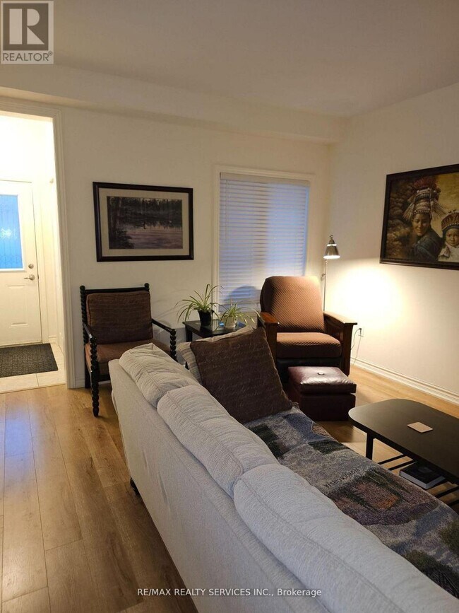 Photo du bâtiment - 1226 Plato Dr