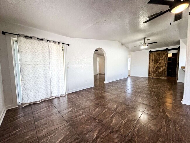 Building Photo - "Charming 4-Bedroom, 2 Bathroom Pool Home in Ocotillo!" HALF OFF FIRST MONTH'S RENT IF A LEASE IS...
