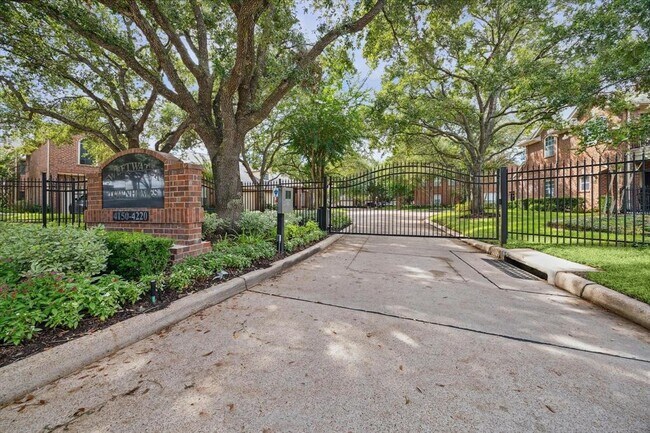 Foto del edificio - 4160 Greystone Way