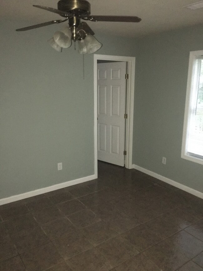 Cosmo - 304 N Cummings St