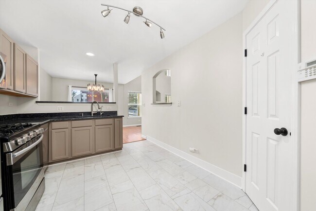 Foto del edificio - 898 McKenzie Station Dr