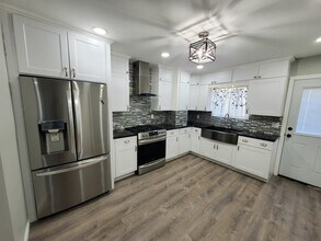 Building Photo - 280 Linden Ave