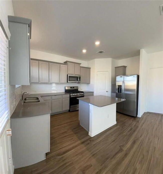 Building Photo - 105 Canley Lp