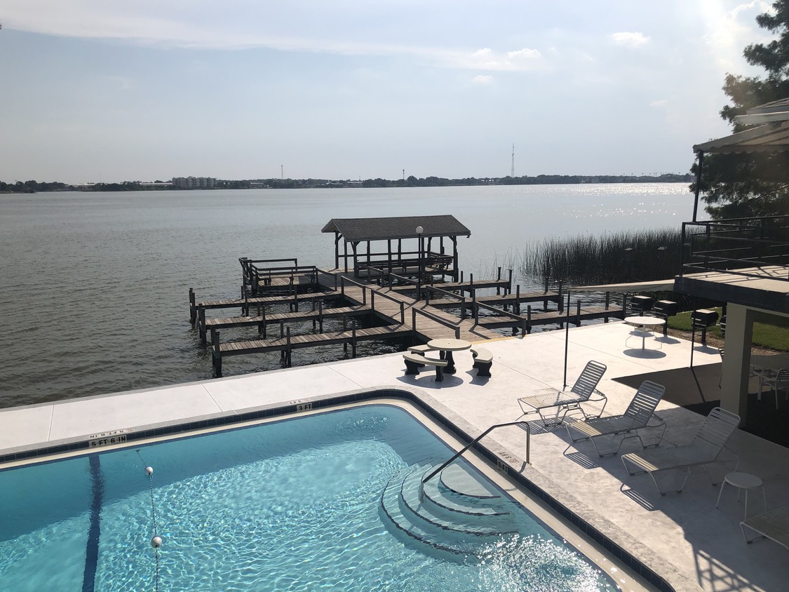 Foto principal - 4328 Edgewater Dr