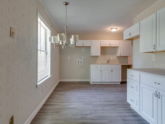 Photo - Large 4 Bedroom Renovated Home!