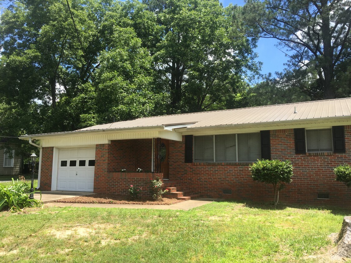 210 Hoeppner Ln NE, Cullman, AL 35055 House Rental in Cullman, AL
