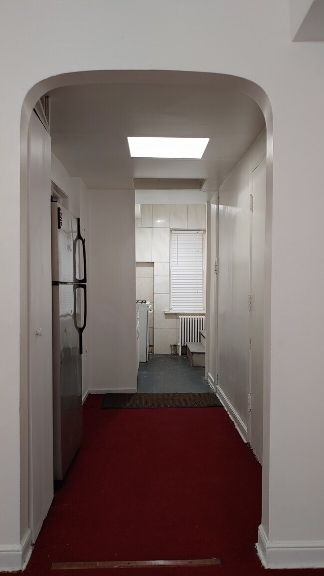 Building Photo - 1720 W 76th St