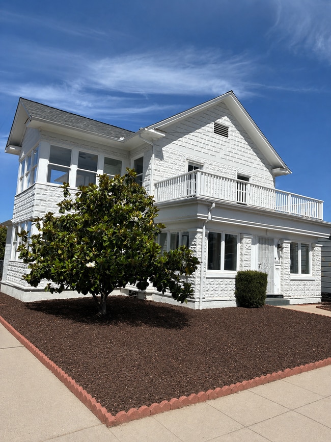 Building Photo - PALM AVENUE 4874-4876
